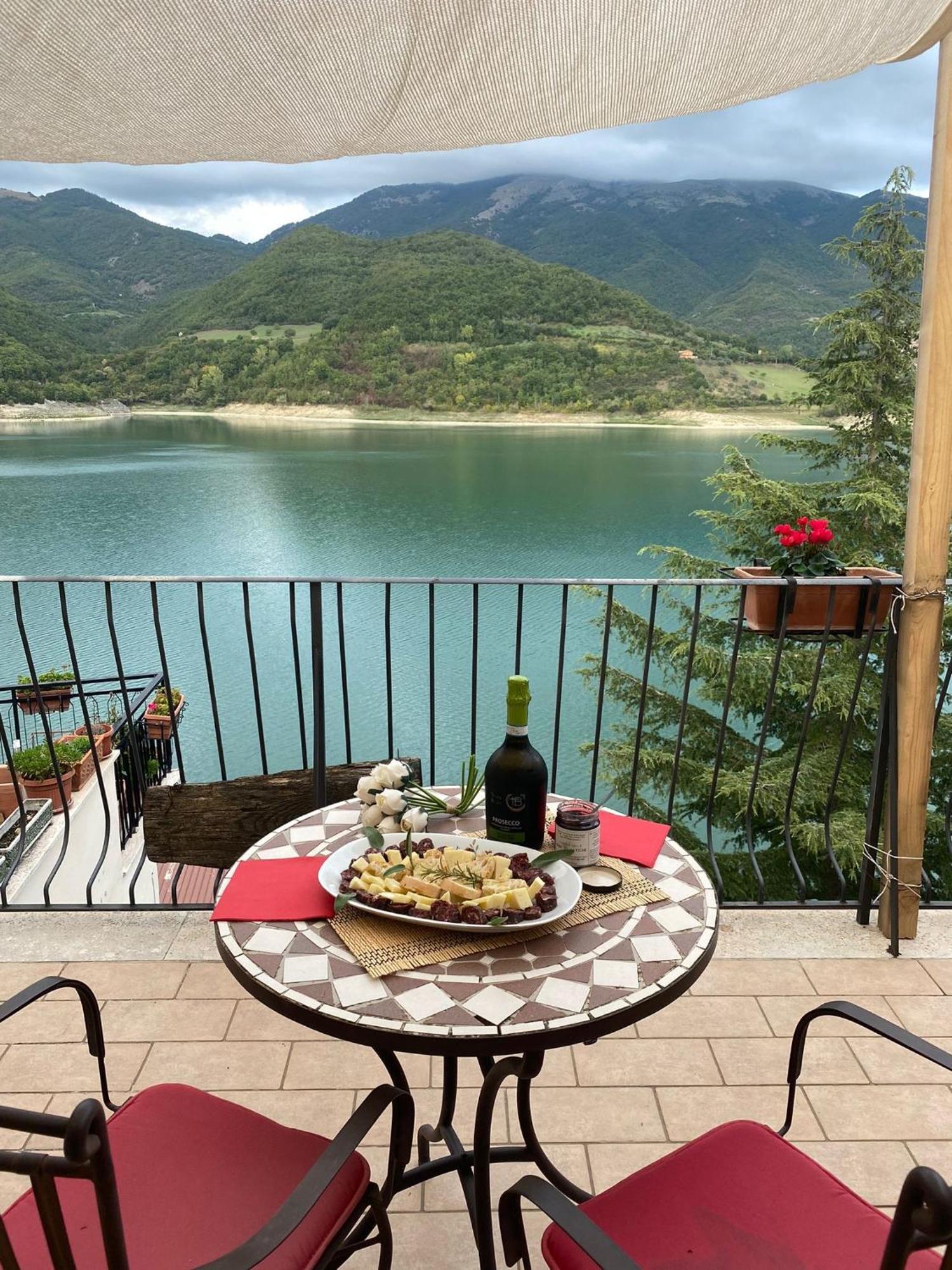B&B La Casetta Sul Lago Colle di Tora Exterior photo